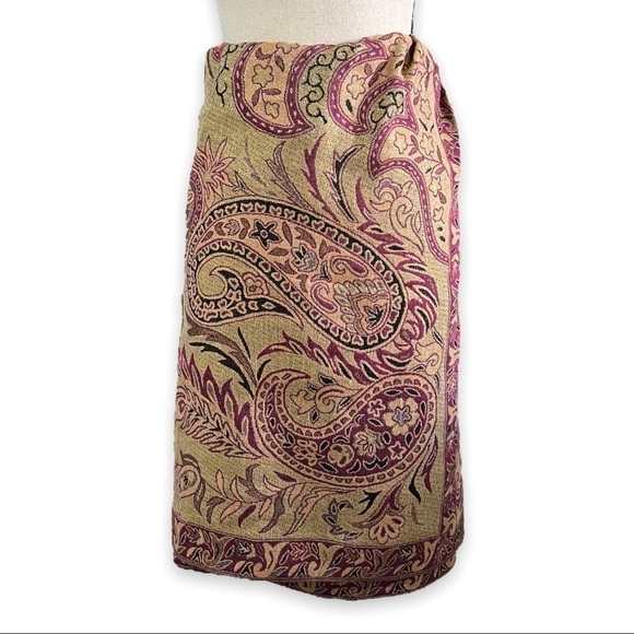 Paisley Print Metallic Gold and Magenta Tasseled Shawl - Picture 3 of 13